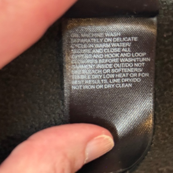 Boy's North Face Jacket - Picture 11 of 11